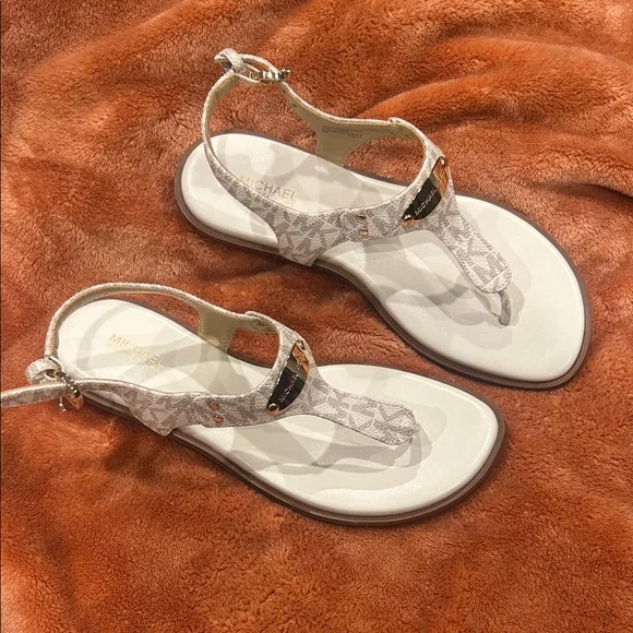Michael Kors Women's White Logo Thong Sandals - Picture 3 of 7